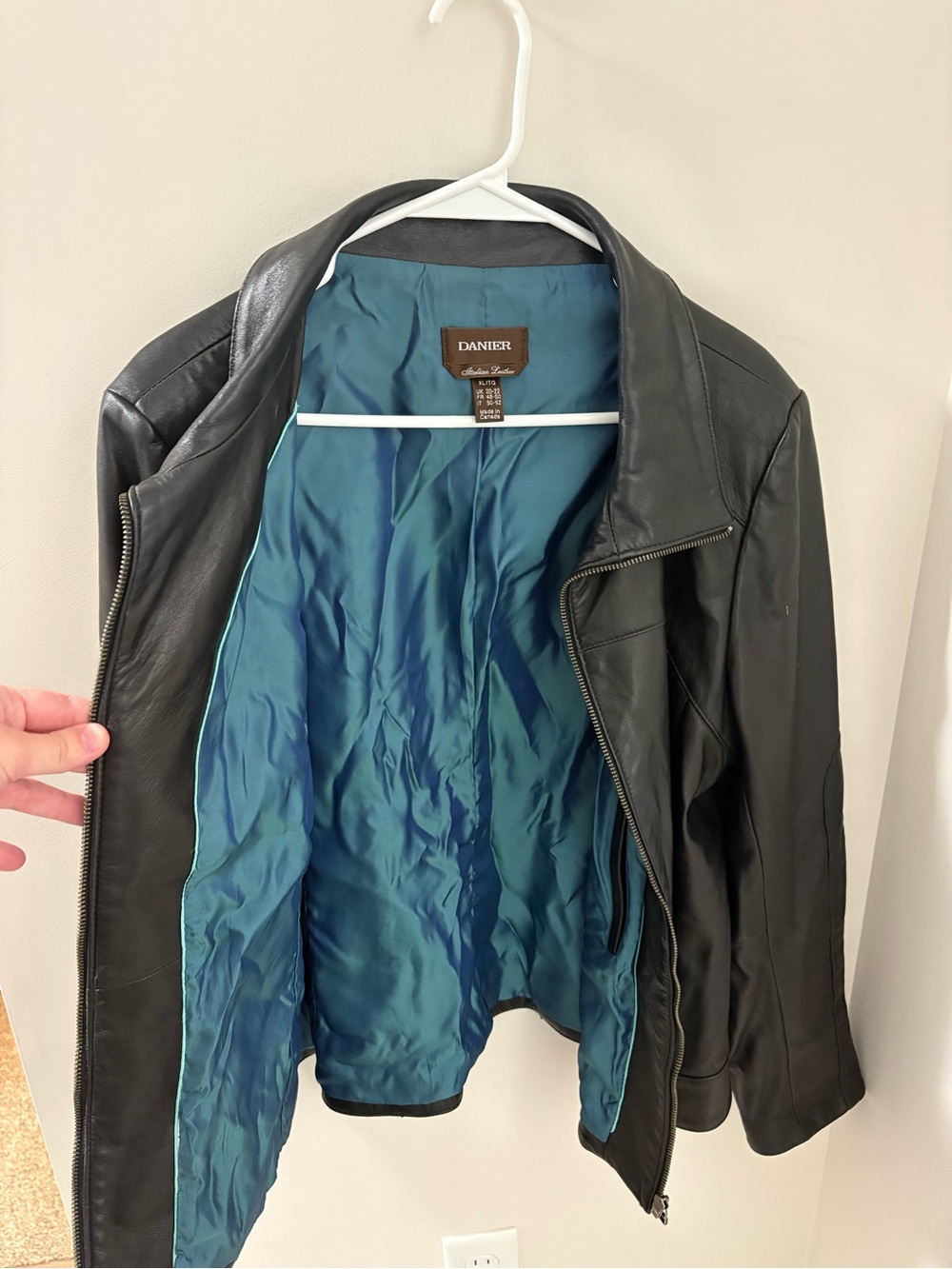 Danier Genuine Leather Black Zip Front Jacket - Picture 3 of 4